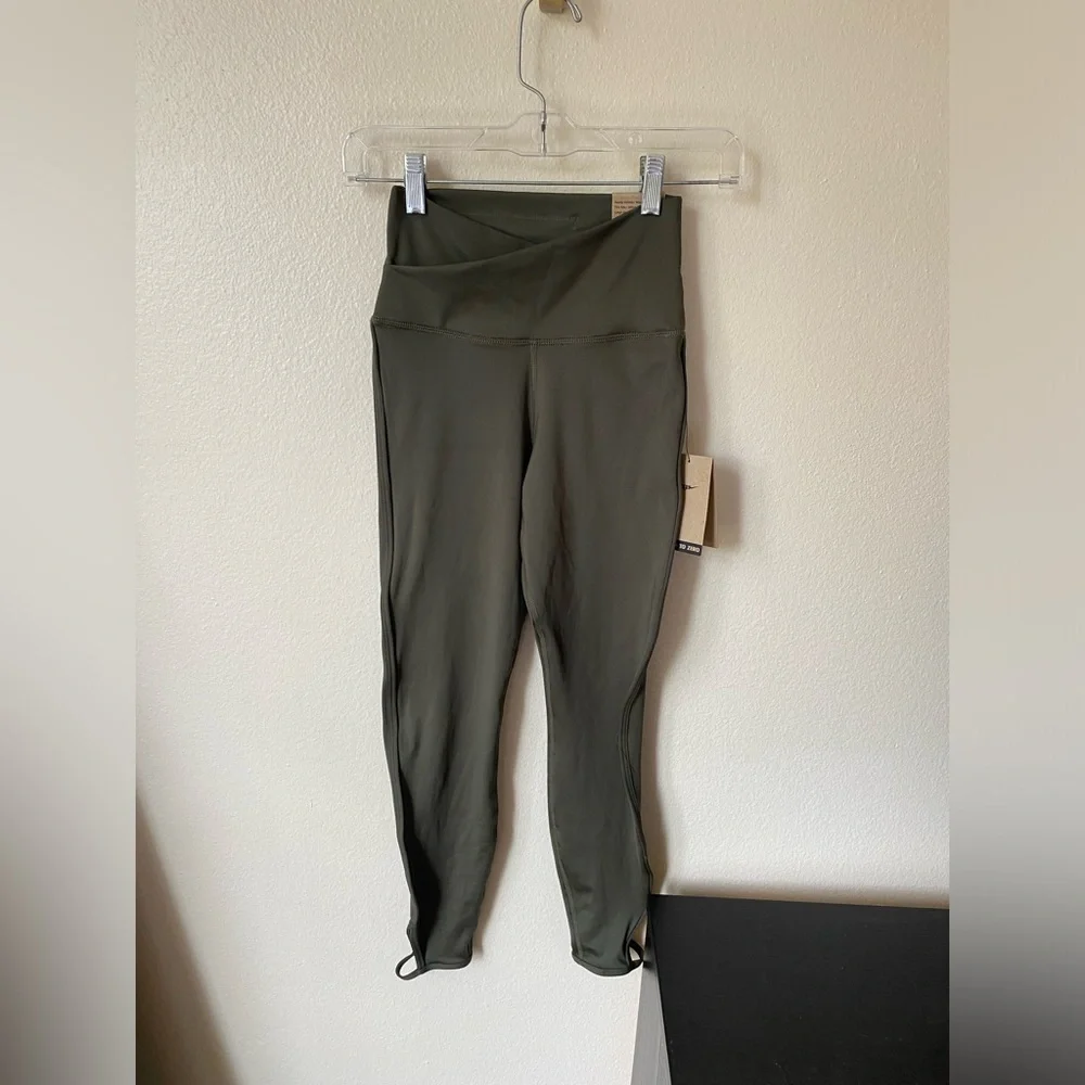 NIKE WOMEN'S YOGA TRAINING 7/8 LEGGINGS Green Size XS Loungewear Athletic Active